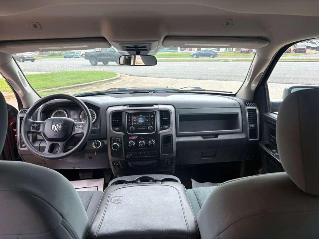 RAM 1500 Tradesman Crew Cab SWB 2WD 2017