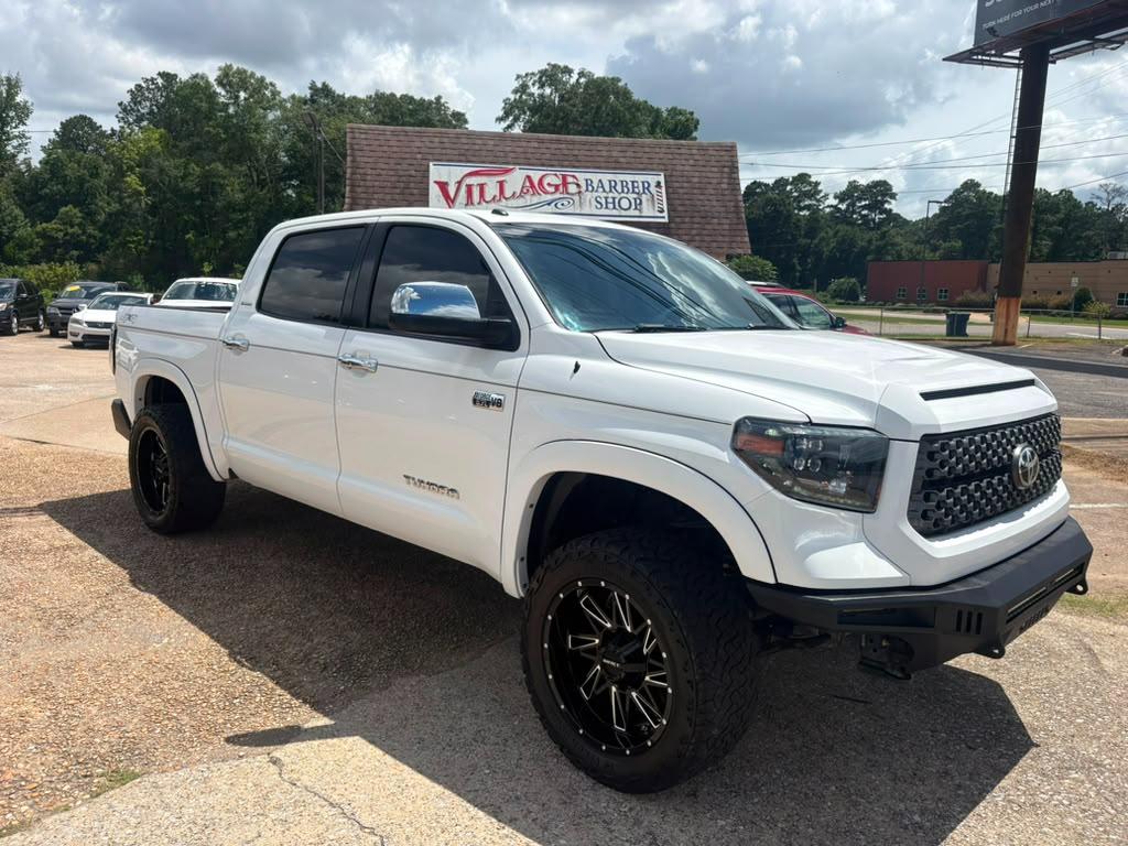 Toyota Tundra Limited 5.7L FFV CrewMax 4WD 2017