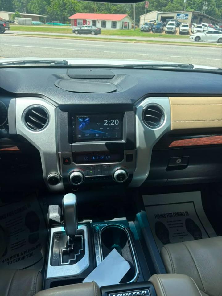 Toyota Tundra Limited 5.7L FFV CrewMax 4WD 2017