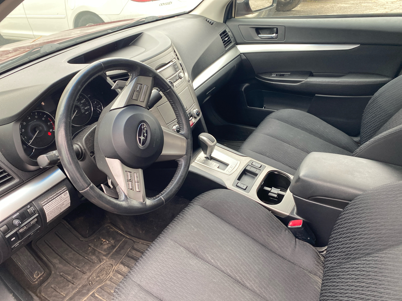 2010 Subaru Legacy 2.5i Premium photo 2