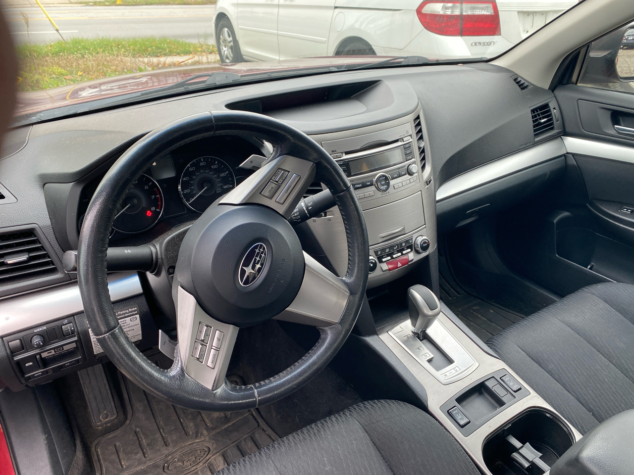 2010 Subaru Legacy 2.5i Premium photo 3