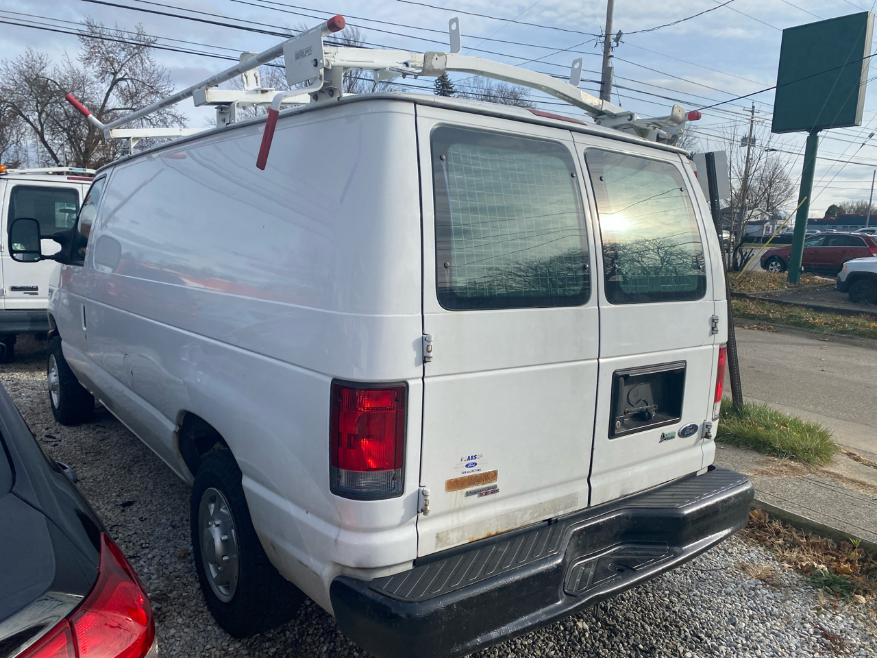 2013 Ford E-150 photo 2
