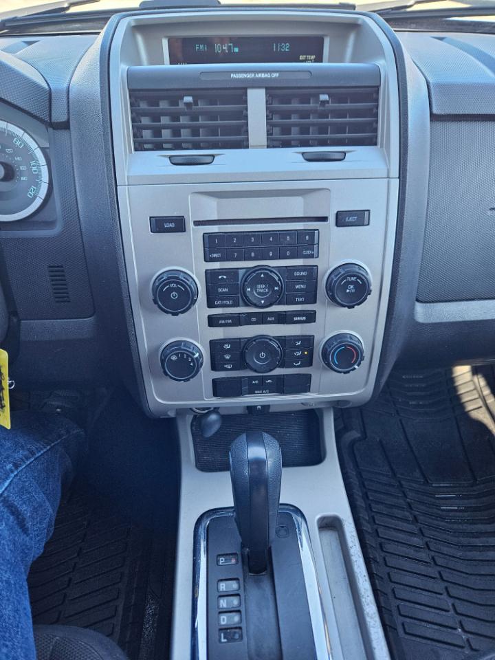 Ford Escape Base FWD 2010