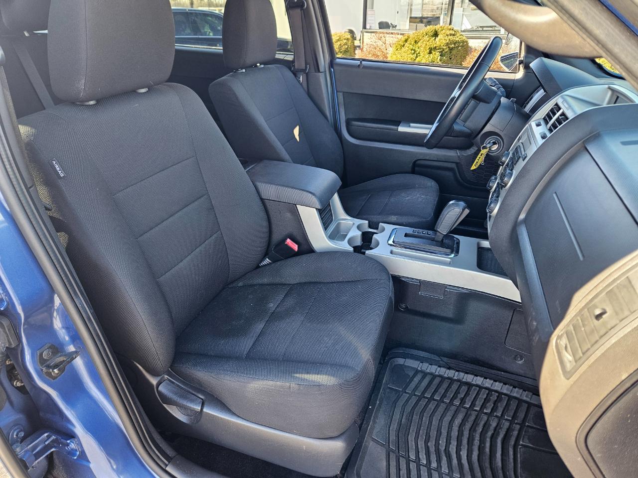 Ford Escape Base FWD 2010