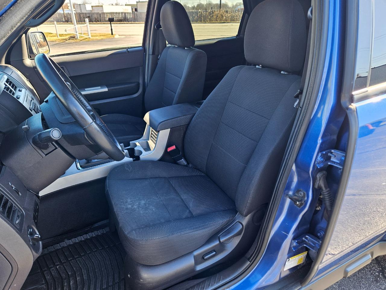 Ford Escape Base FWD 2010