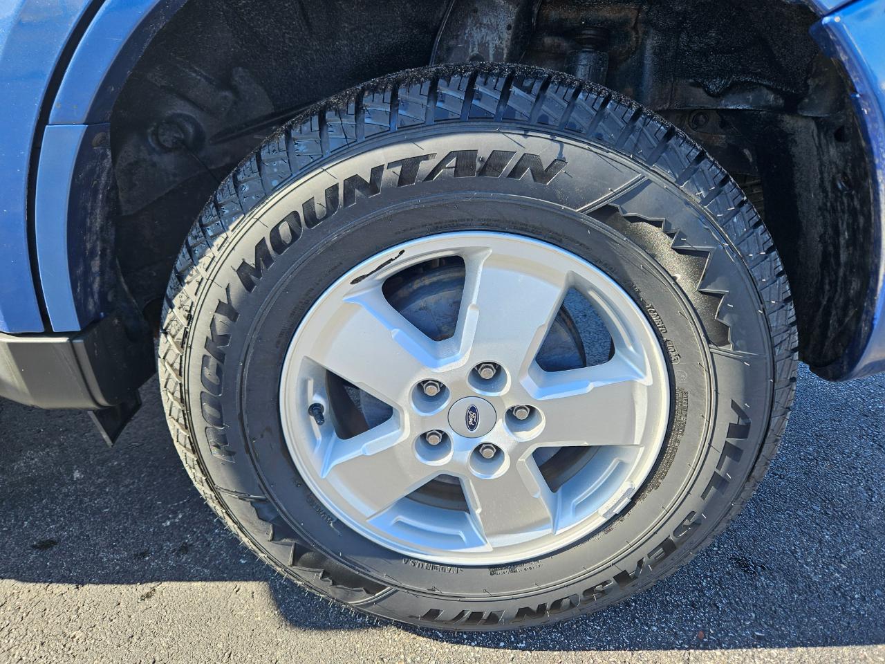 Ford Escape Base FWD 2010