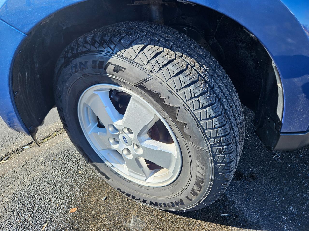 Ford Escape Base FWD 2010