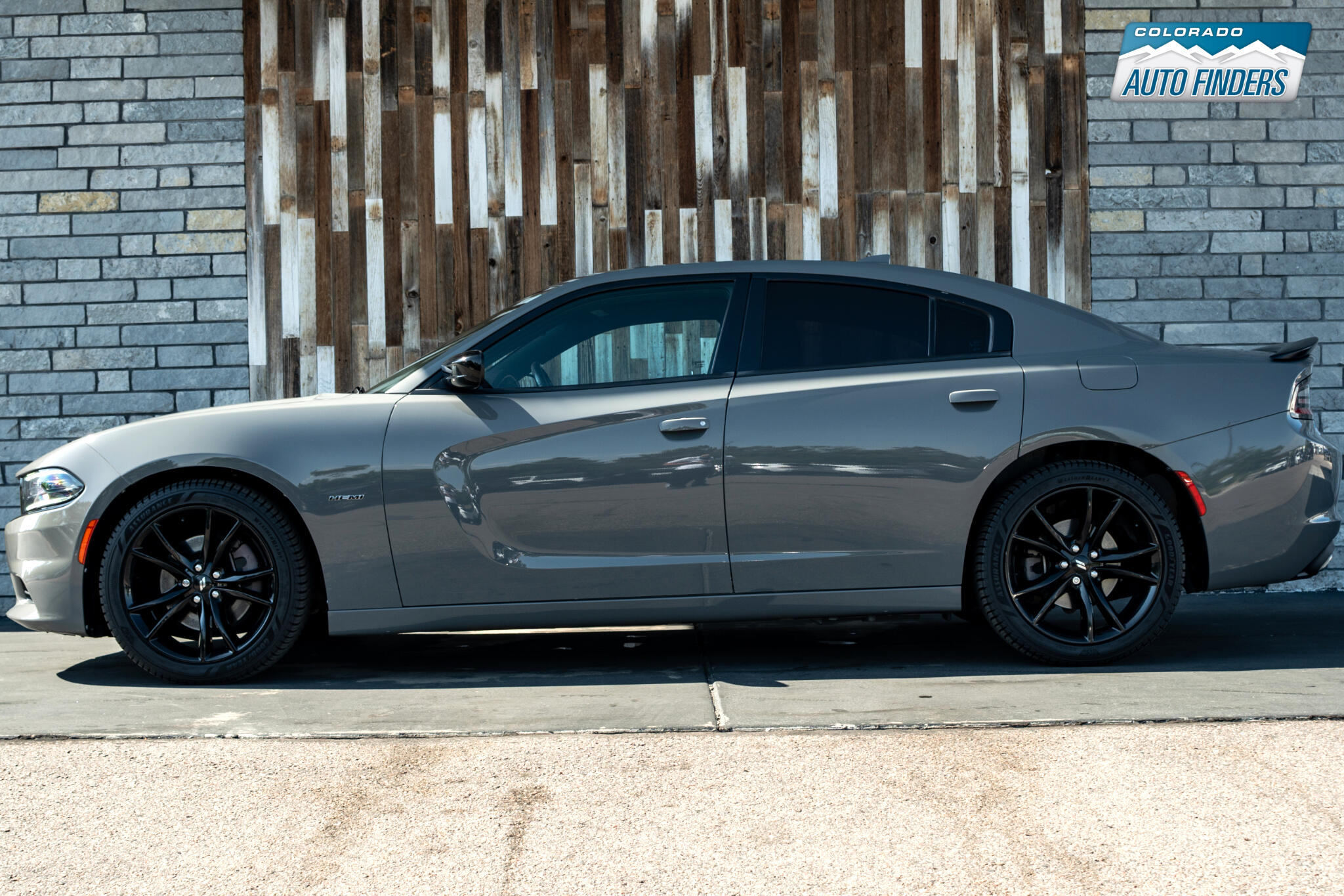 2017 Dodge Charger R/T photo 2