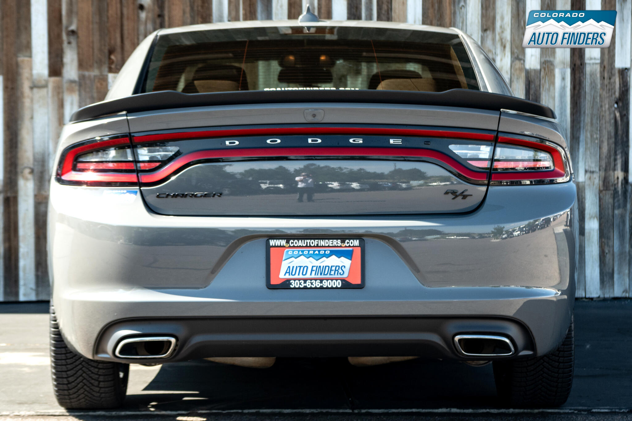 2017 Dodge Charger R/T photo 4