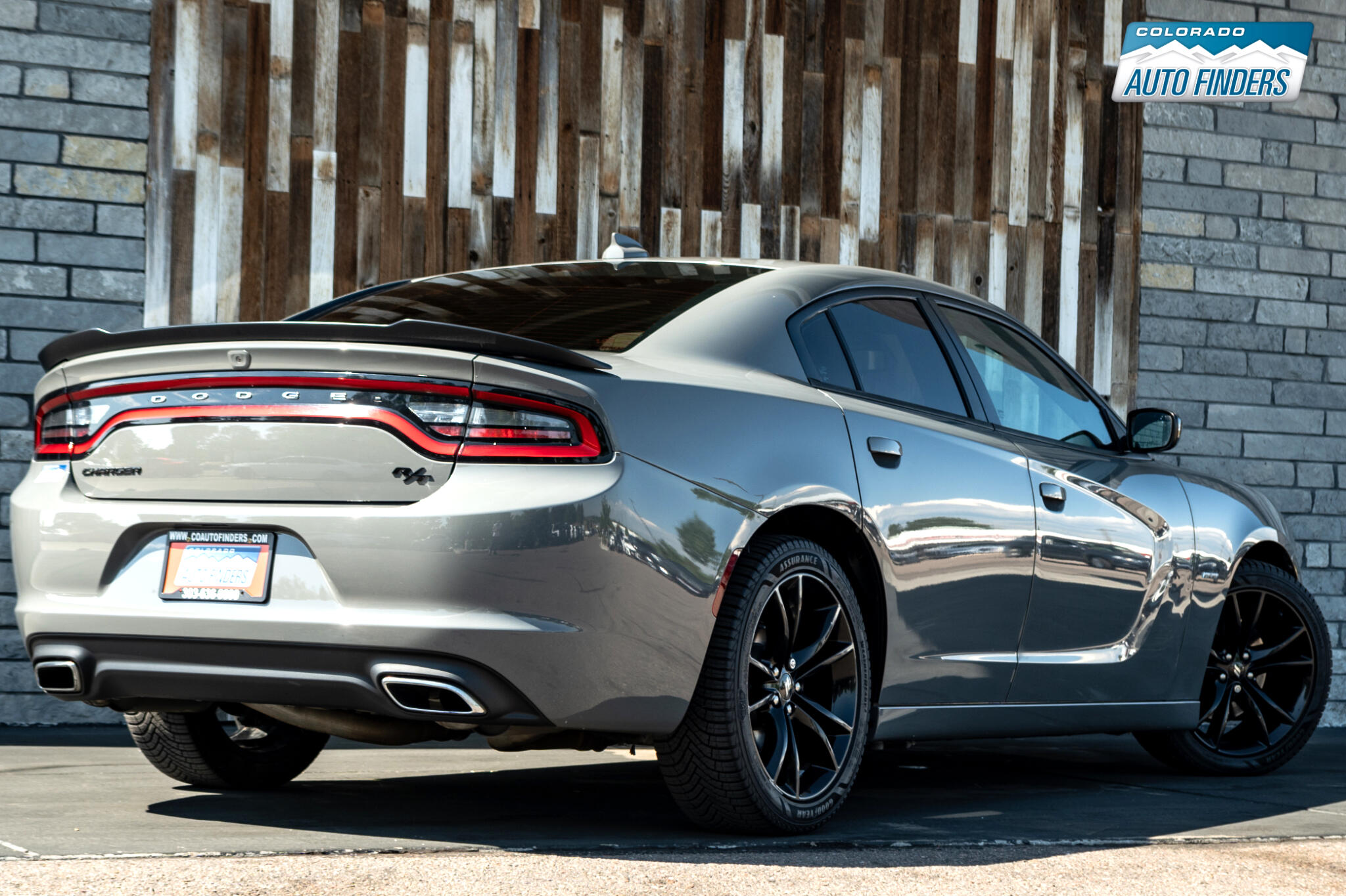 2017 Dodge Charger R/T photo 6