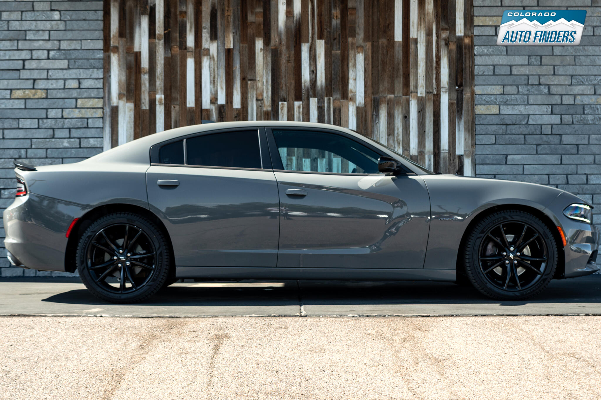 2017 Dodge Charger R/T photo 7