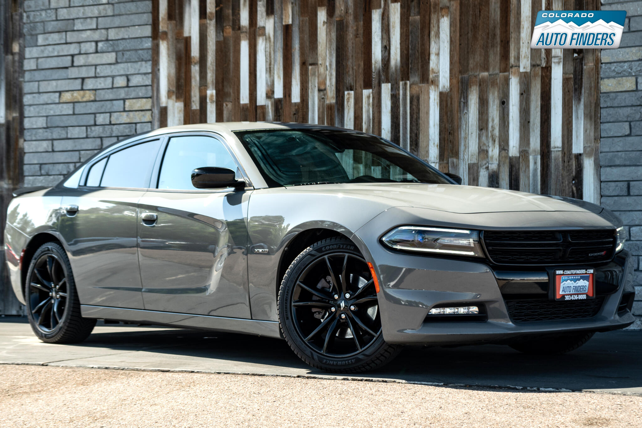 2017 Dodge Charger R/T photo 8