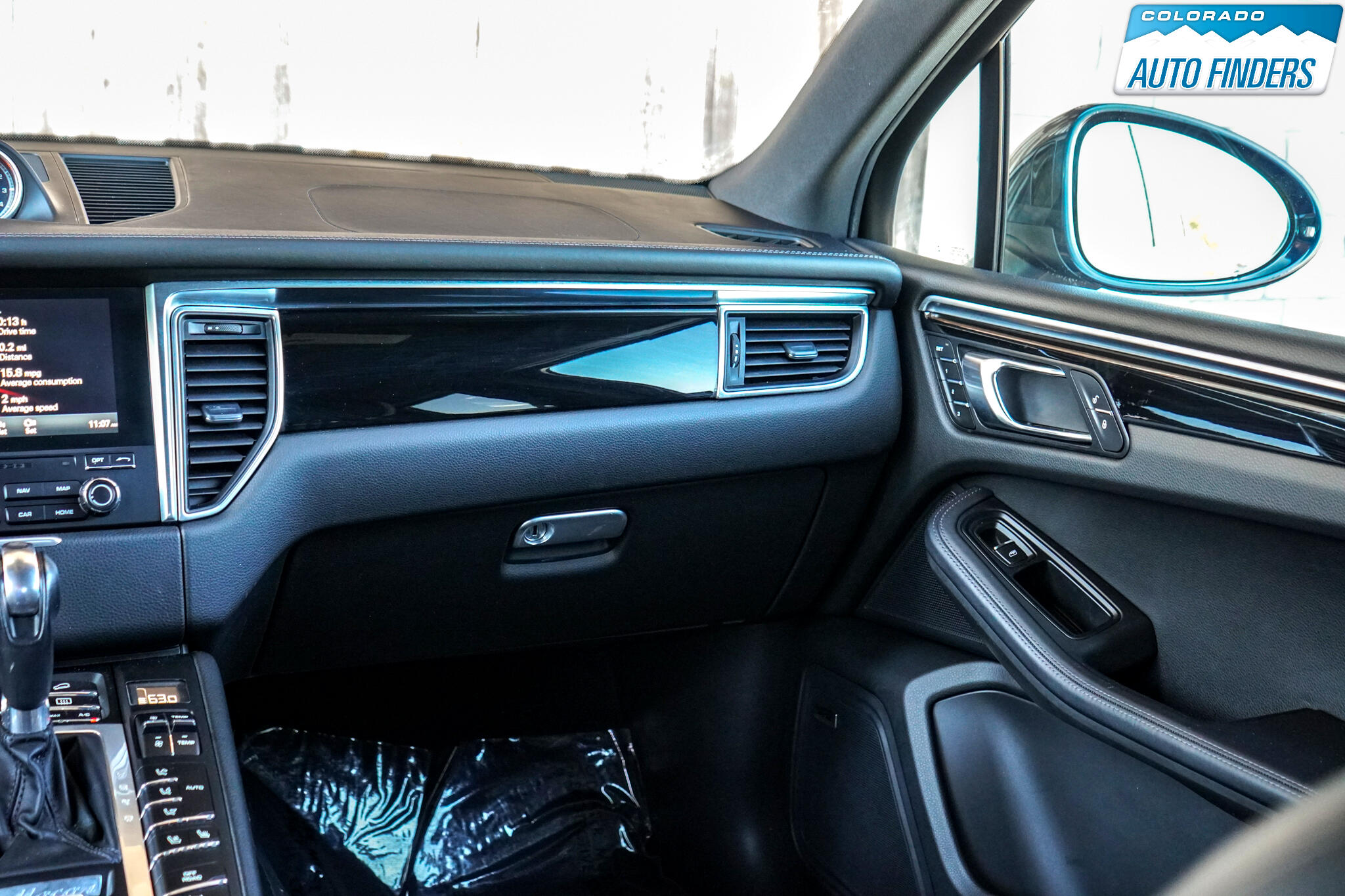 2017 Porsche Macan S photo 19