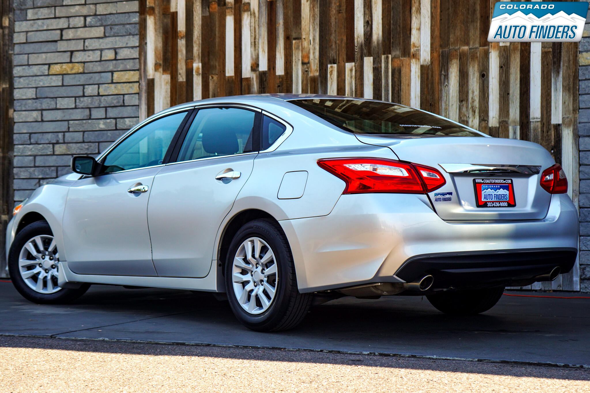 2016 Nissan Altima Base photo 3