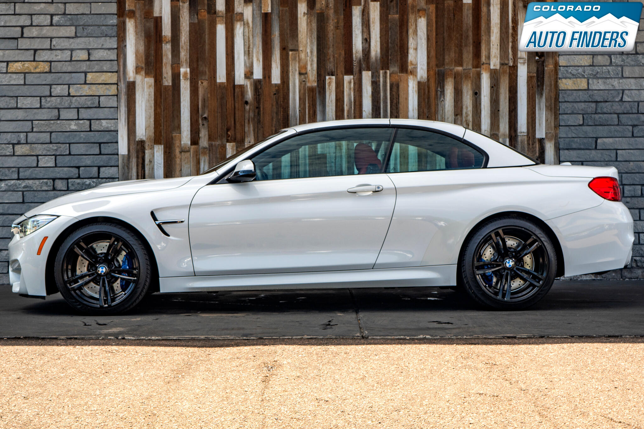 2015 Bmw M4 Convertible photo 2