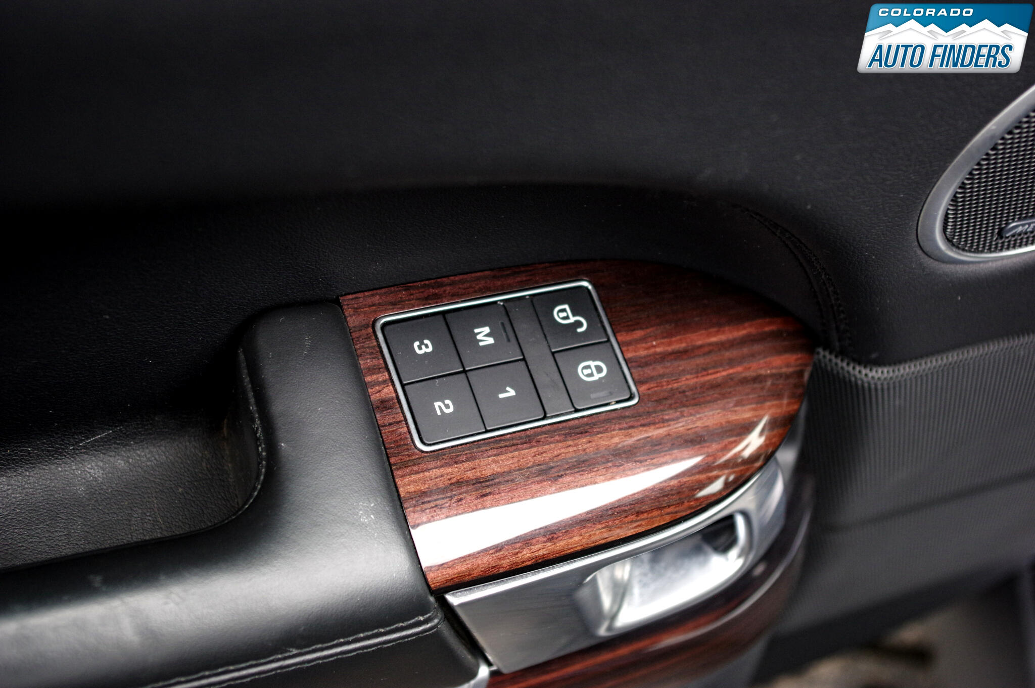 2017 Land Rover Range Rover HSE photo 9