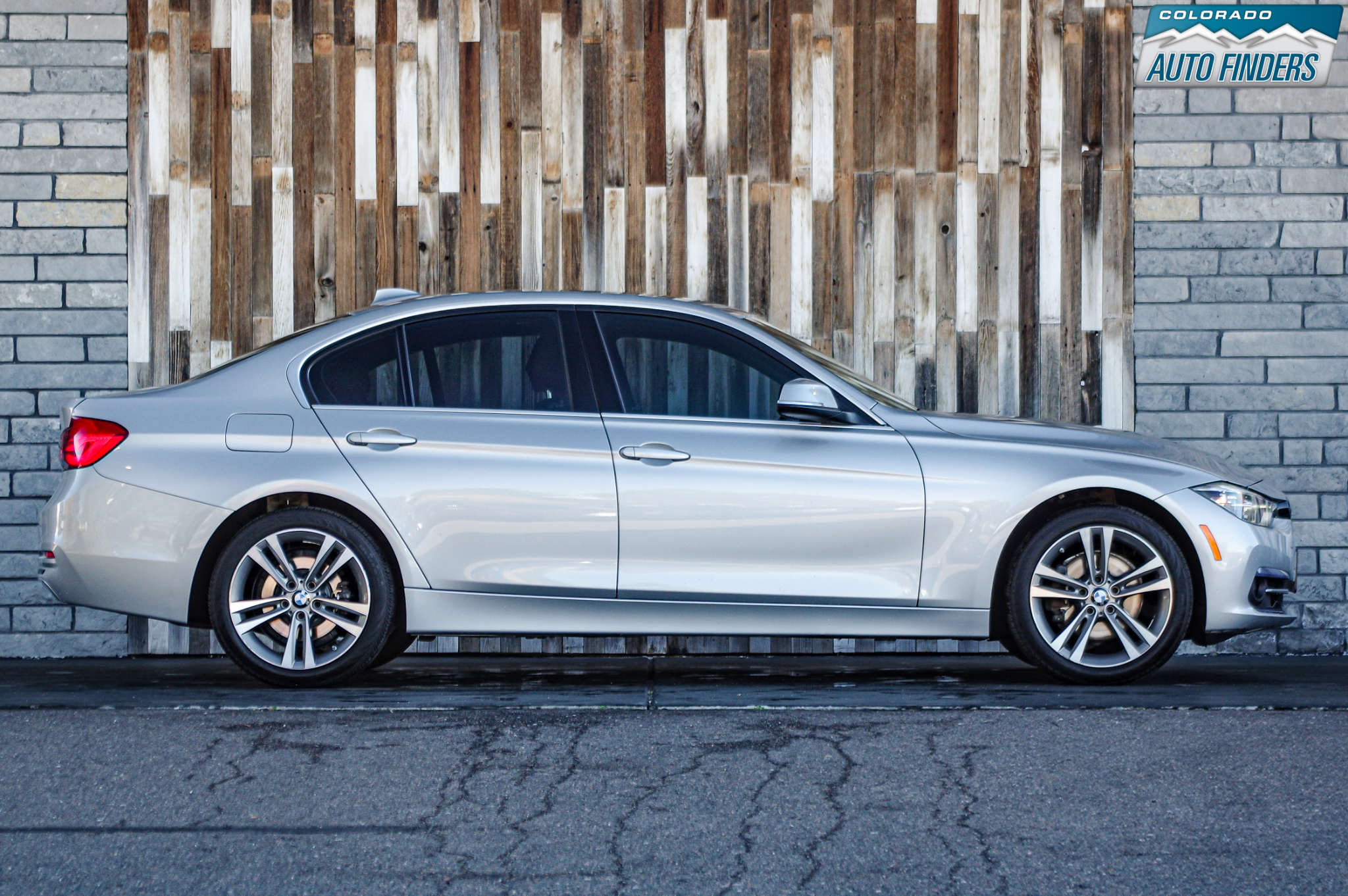 BMW 3-Series  2018
