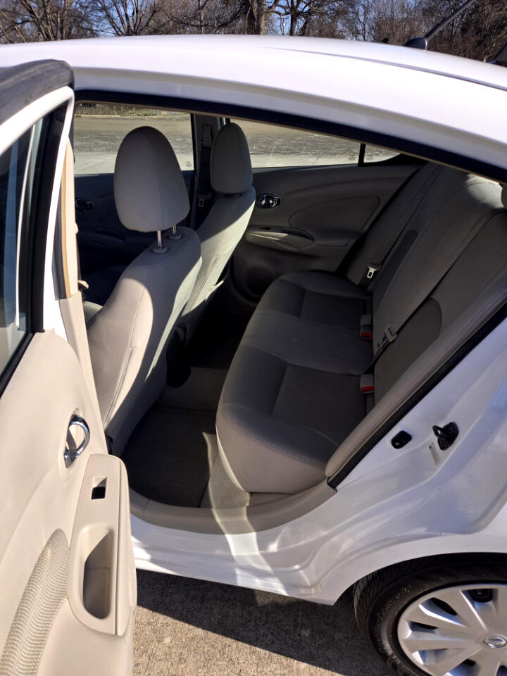 Nissan Versa 1.6 S 5M 2014 Nissan Versa 1.6 S 5M 2014