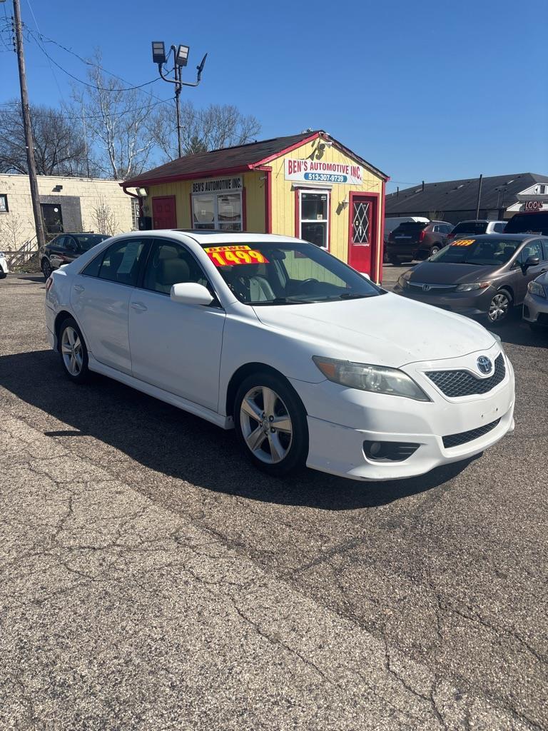 Toyota Camry Base 6-Spd AT 2011