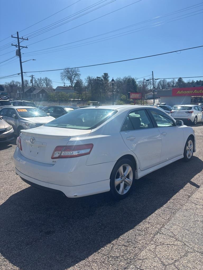 Toyota Camry Base 6-Spd AT 2011