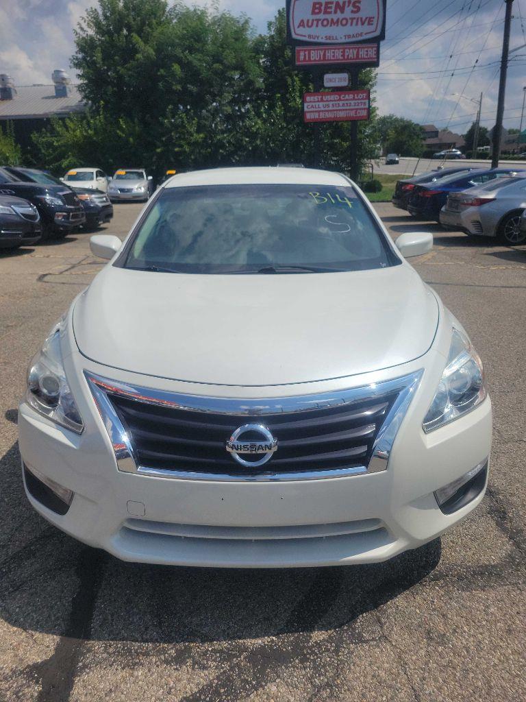 2014 Nissan Altima S's photo