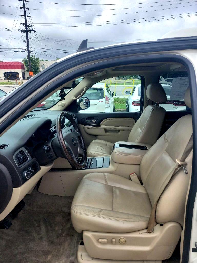 GMC Yukon Denali XL 4WD 2013 GMC Yukon Denali XL 4WD 2013