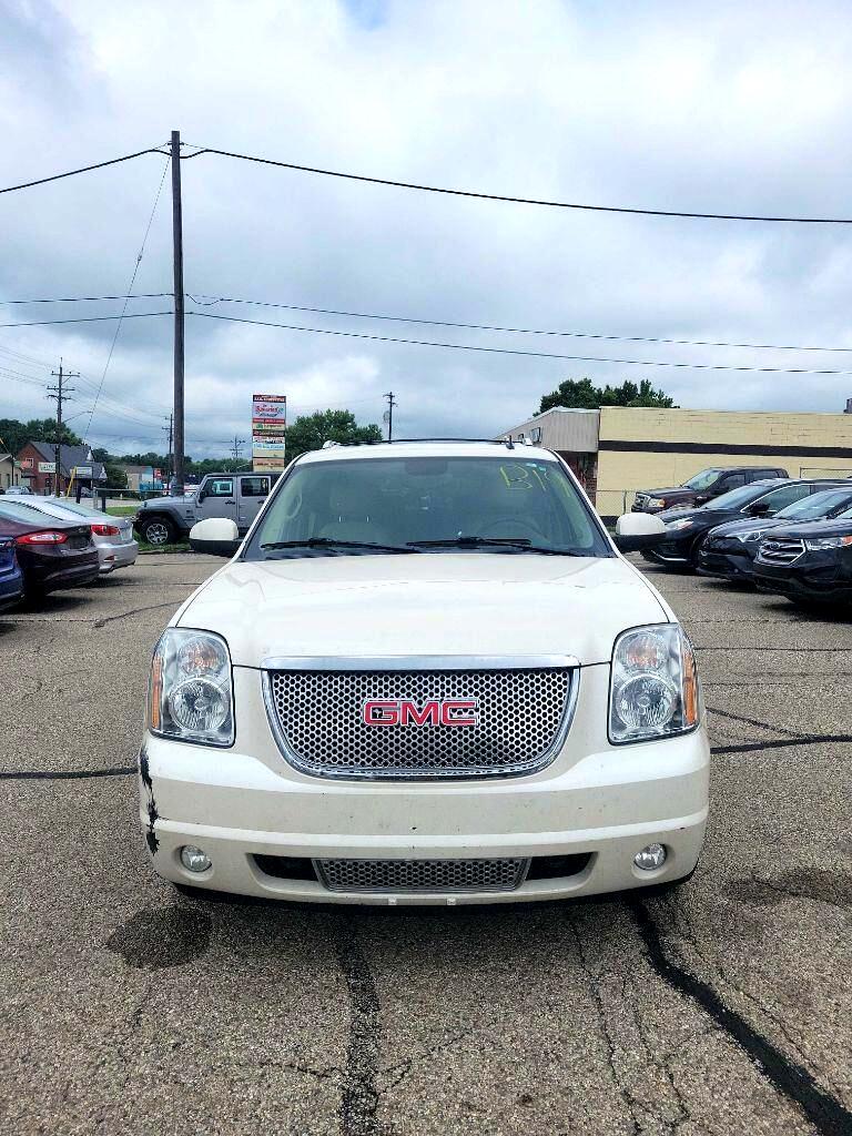 GMC Yukon Denali XL 4WD 2013 GMC Yukon Denali XL 4WD 2013