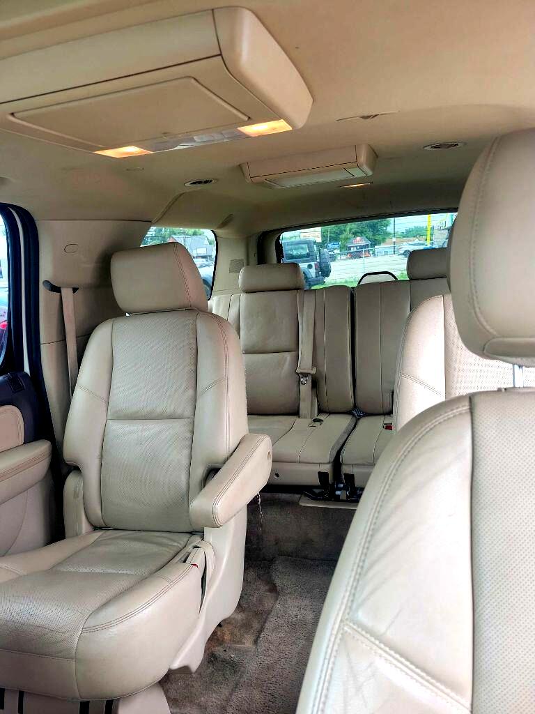 GMC Yukon Denali XL 4WD 2013 GMC Yukon Denali XL 4WD 2013