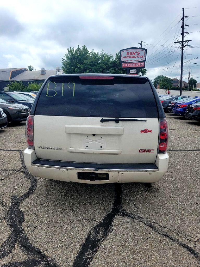GMC Yukon Denali XL 4WD 2013 GMC Yukon Denali XL 4WD 2013