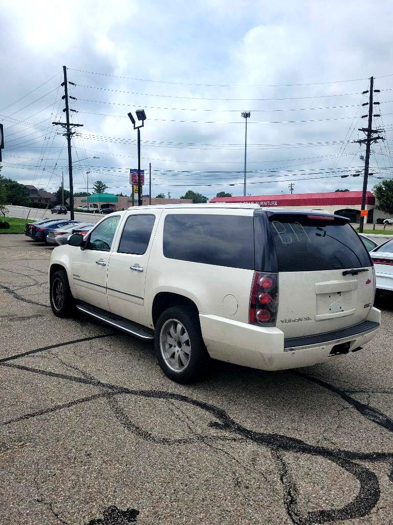 GMC Yukon Denali XL 4WD 2013 GMC Yukon Denali XL 4WD 2013