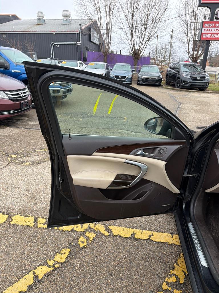 Buick Regal CXL Turbo - 4XT 2011