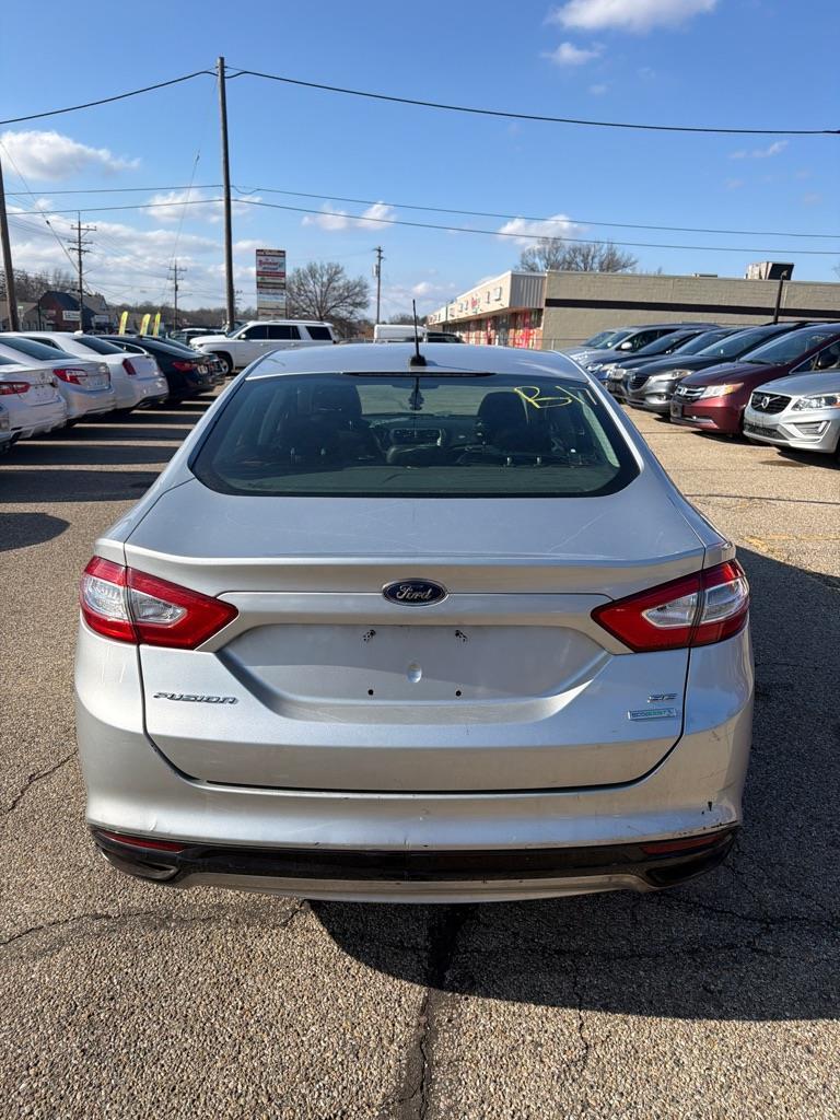 Ford Fusion SE 2013
