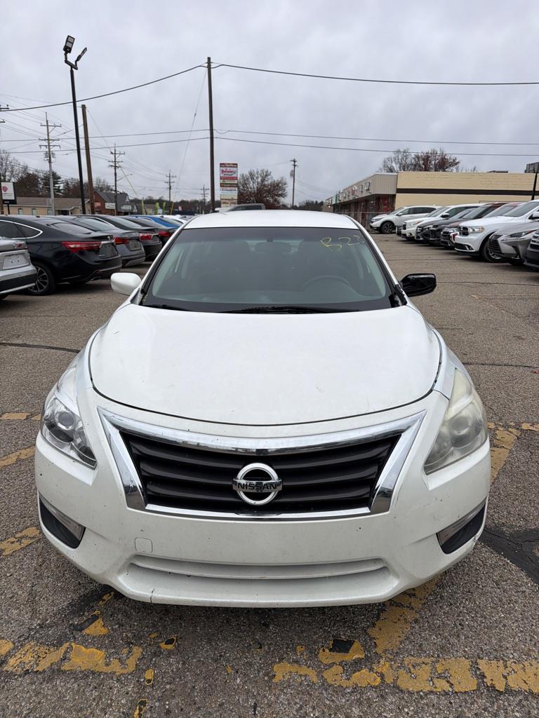 2015 Nissan Altima S's photo