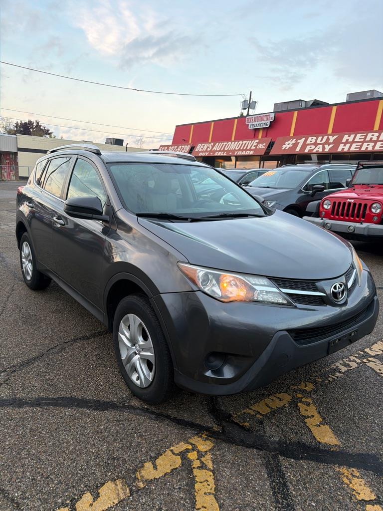 Toyota RAV4 LE FWD 2015