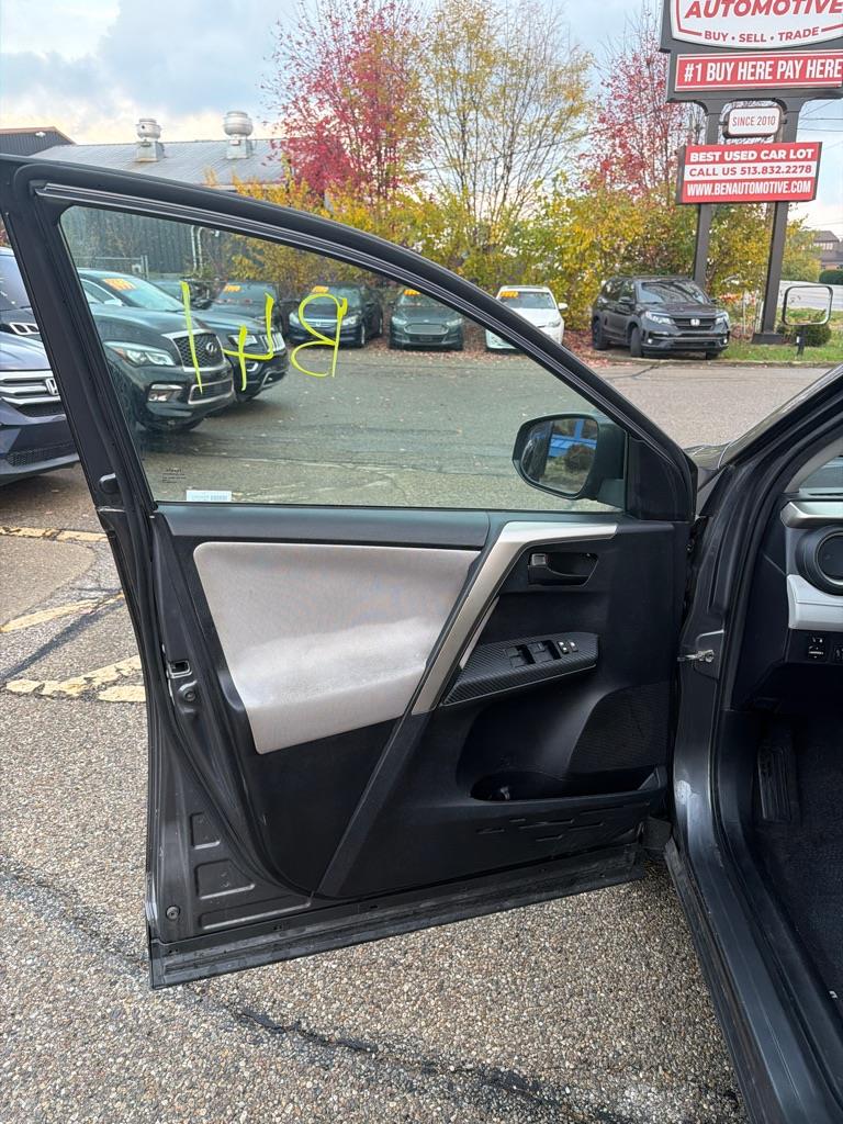 Toyota RAV4 LE FWD 2015