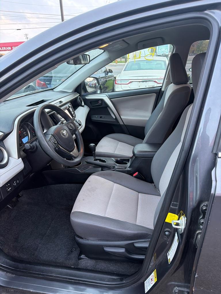 Toyota RAV4 LE FWD 2015