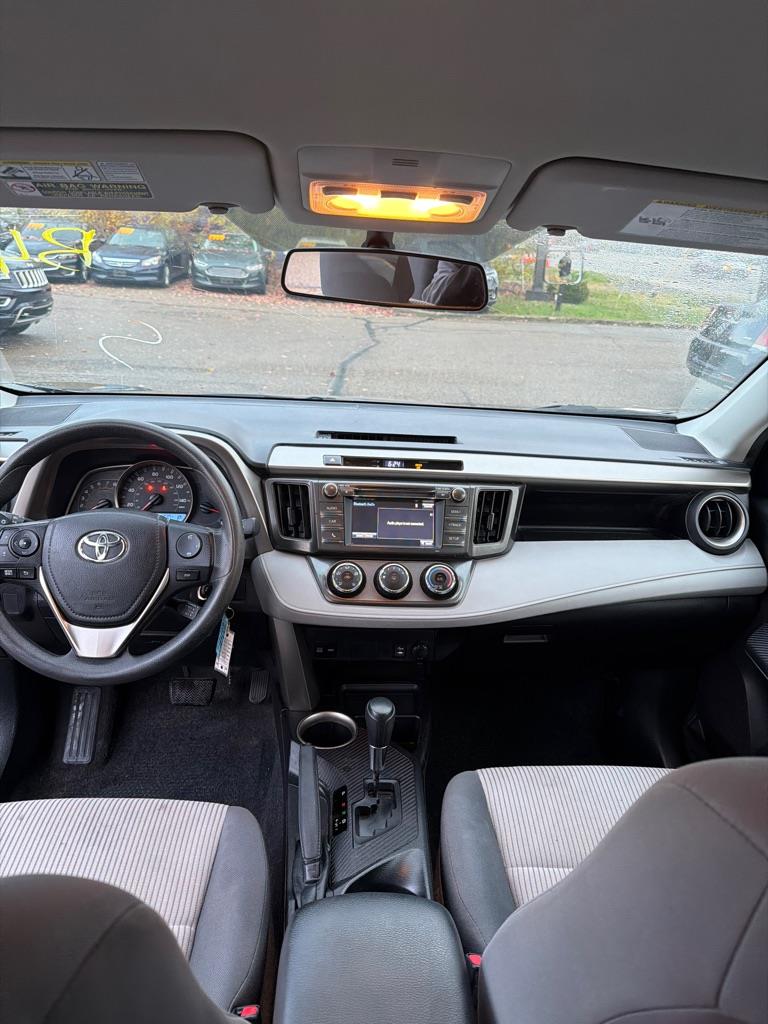 Toyota RAV4 LE FWD 2015