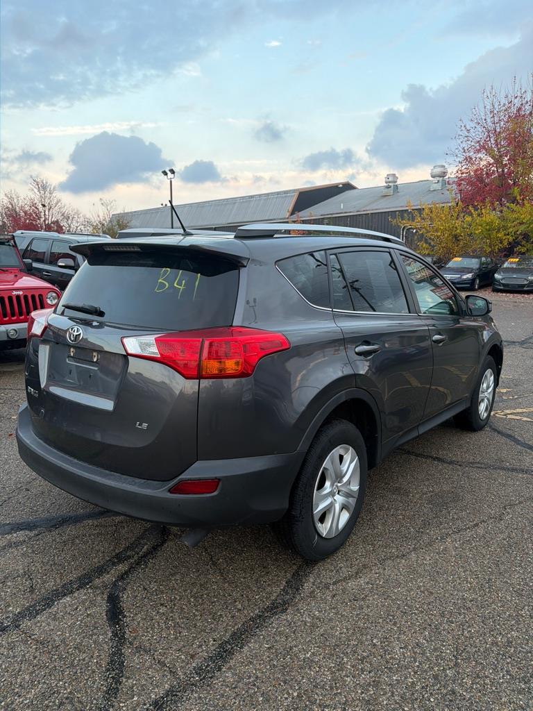 Toyota RAV4 LE FWD 2015