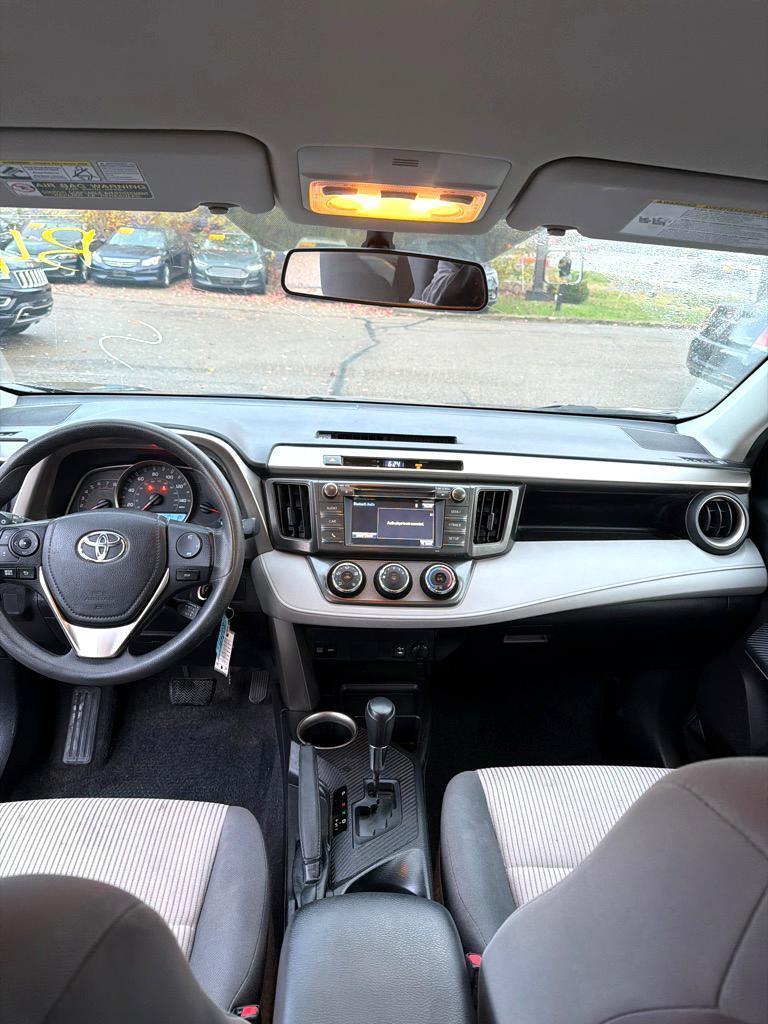 Toyota RAV4 LE FWD 2015