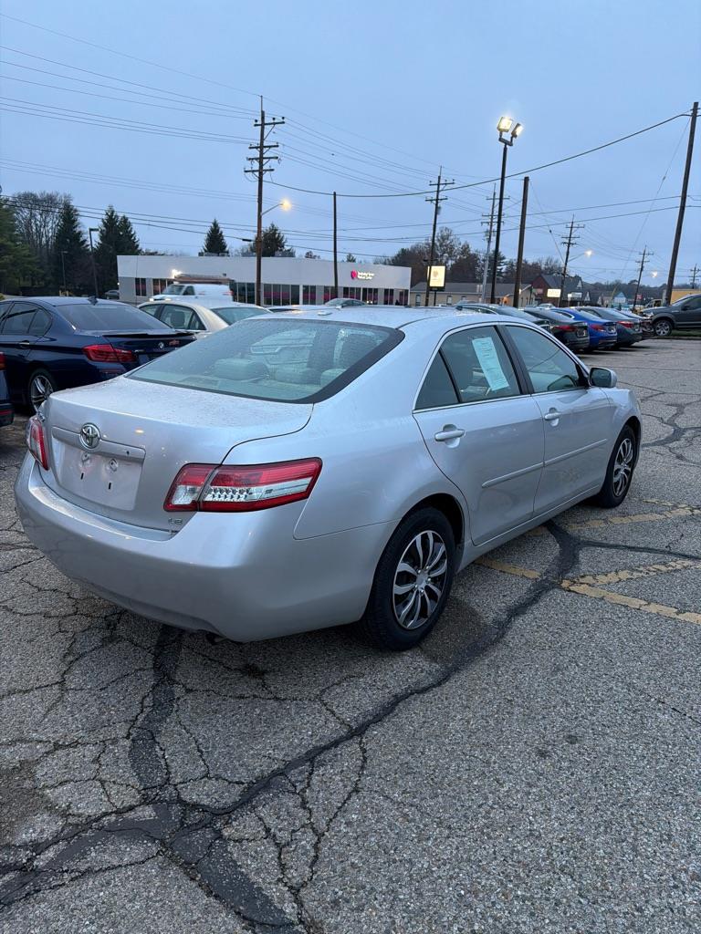 Toyota Camry Base 6-Spd AT 2011
