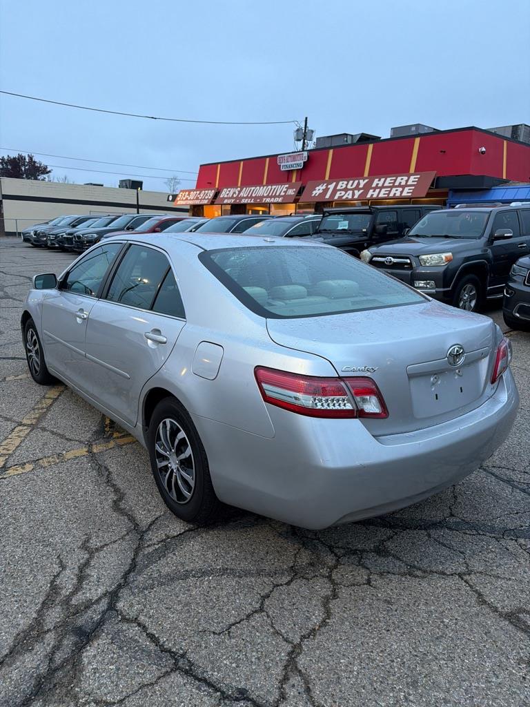 Toyota Camry Base 6-Spd AT 2011