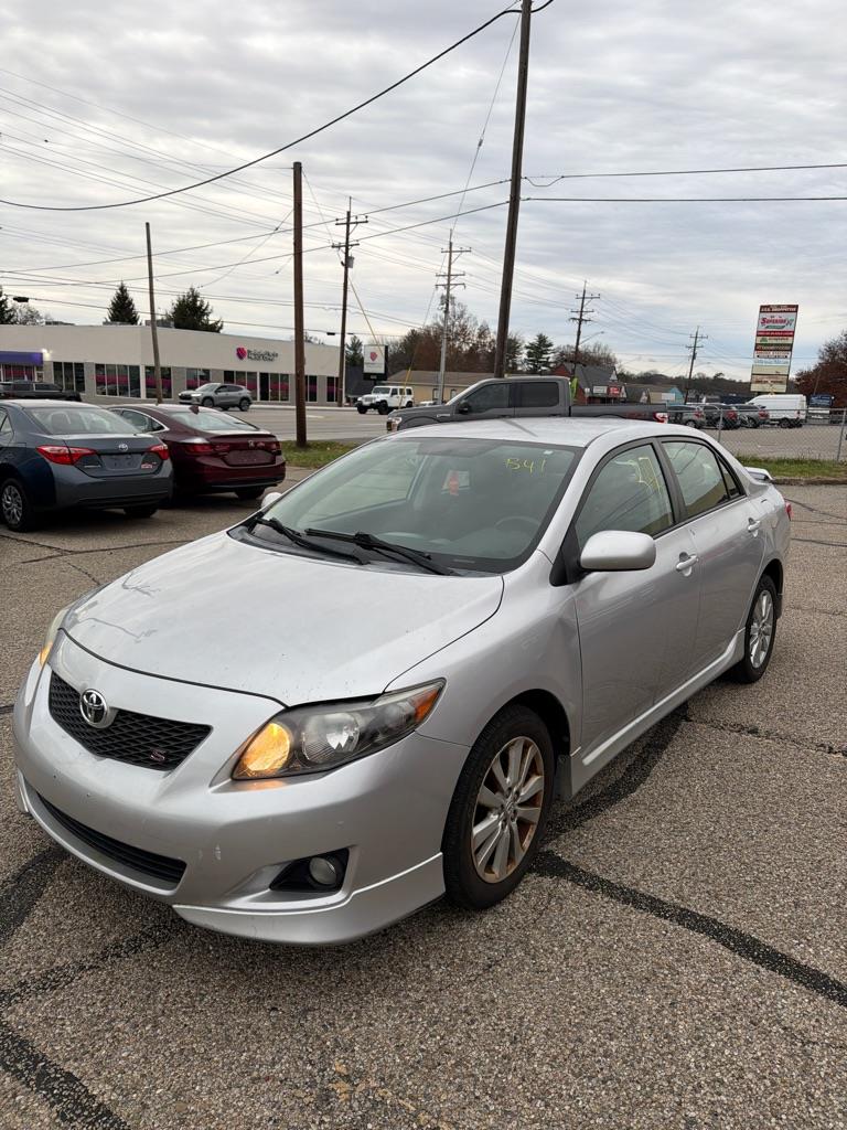 Toyota Corolla Base 5-Speed MT 2010