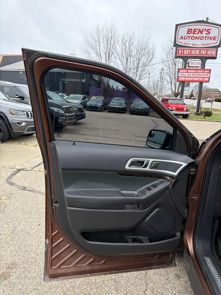 Ford Explorer Limited FWD 2012