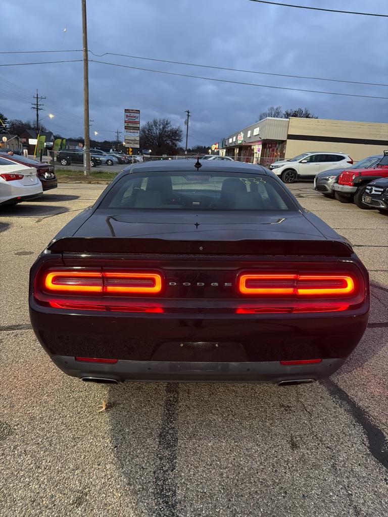 Dodge Challenger SXT Plus 2015