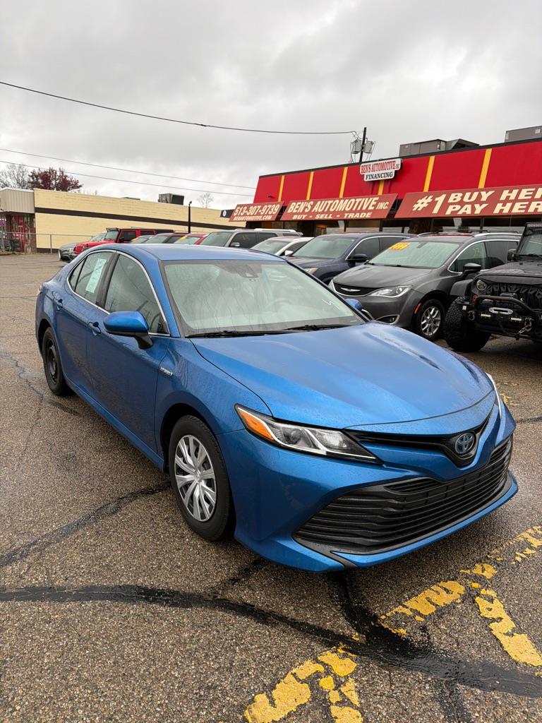 Toyota Camry Hybrid LE 2020