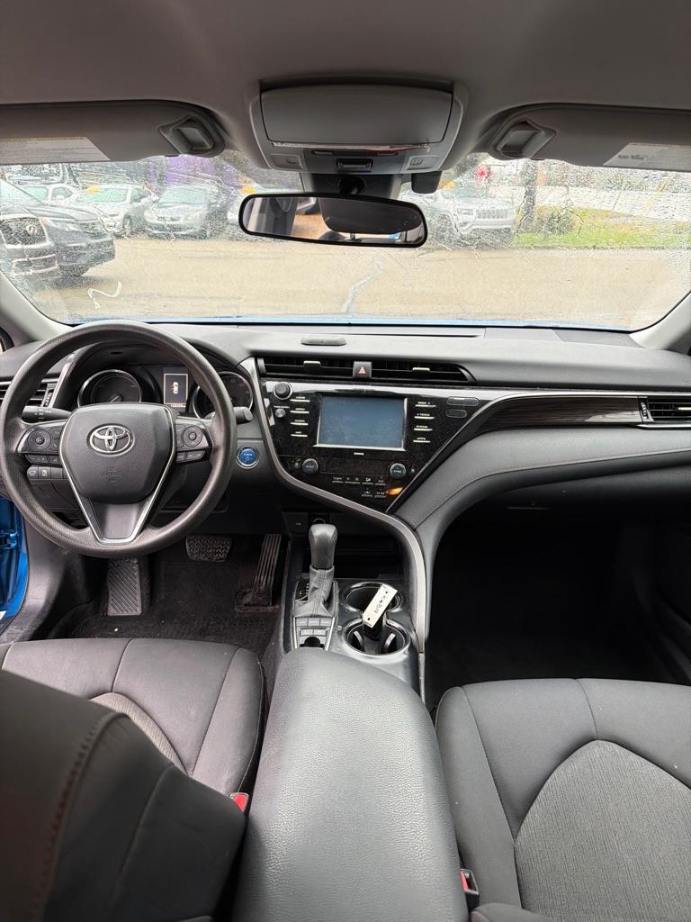 Toyota Camry Hybrid LE 2020