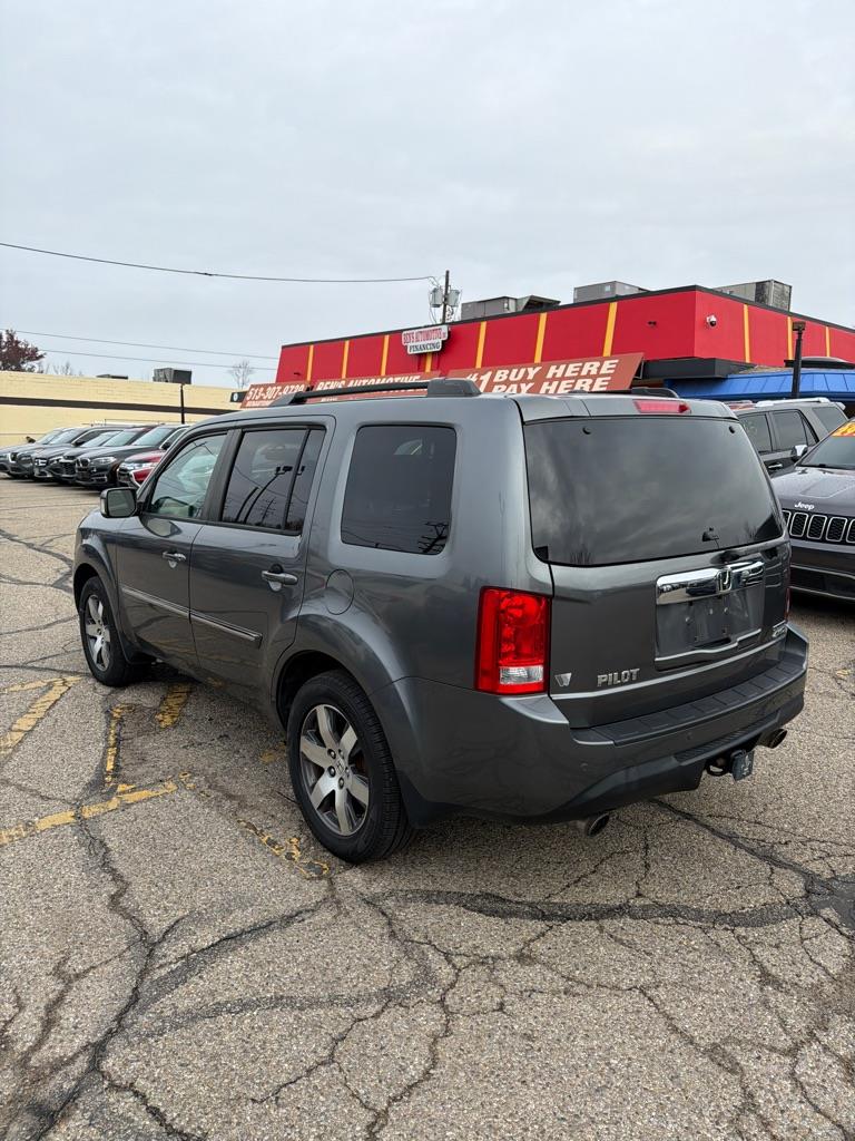 Honda Pilot Touring 4WD 5-Spd AT with DVD 2012