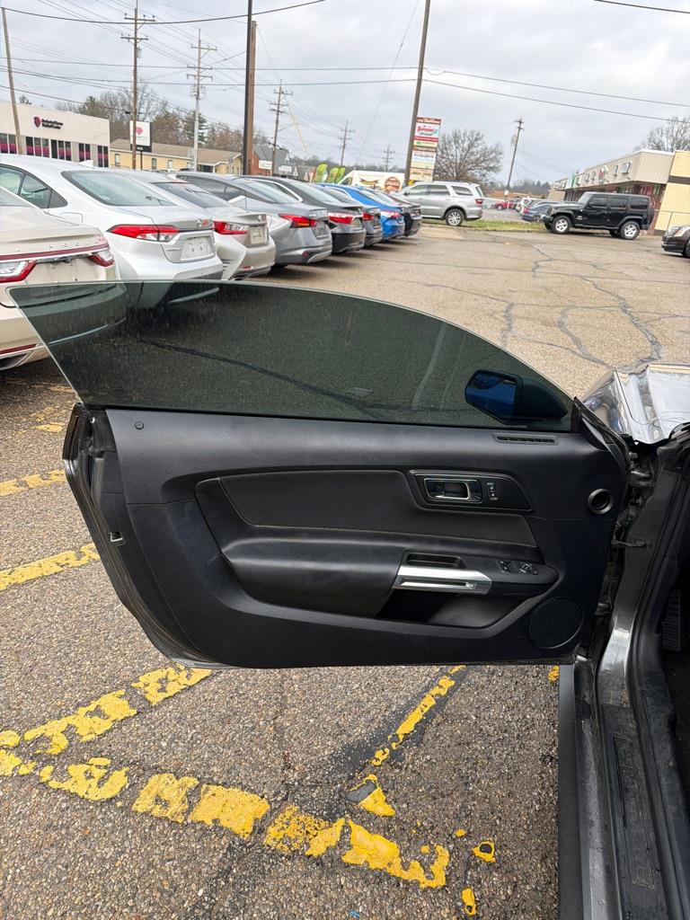 Ford Mustang V6 Coupe 2015