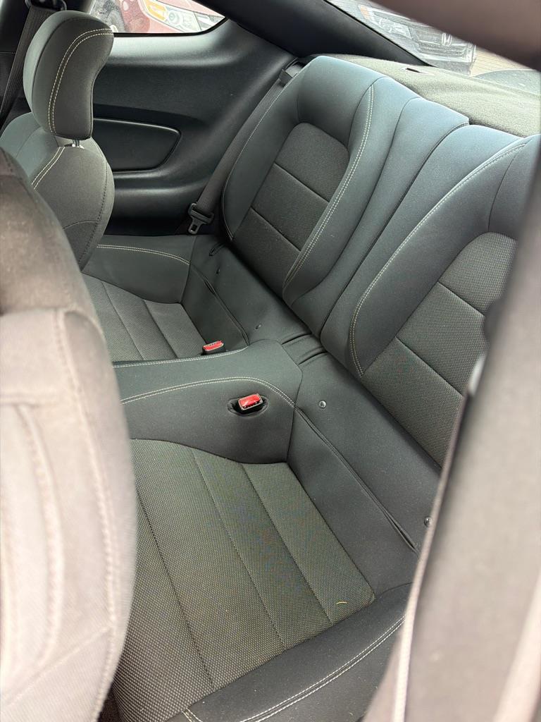 Ford Mustang V6 Coupe 2015