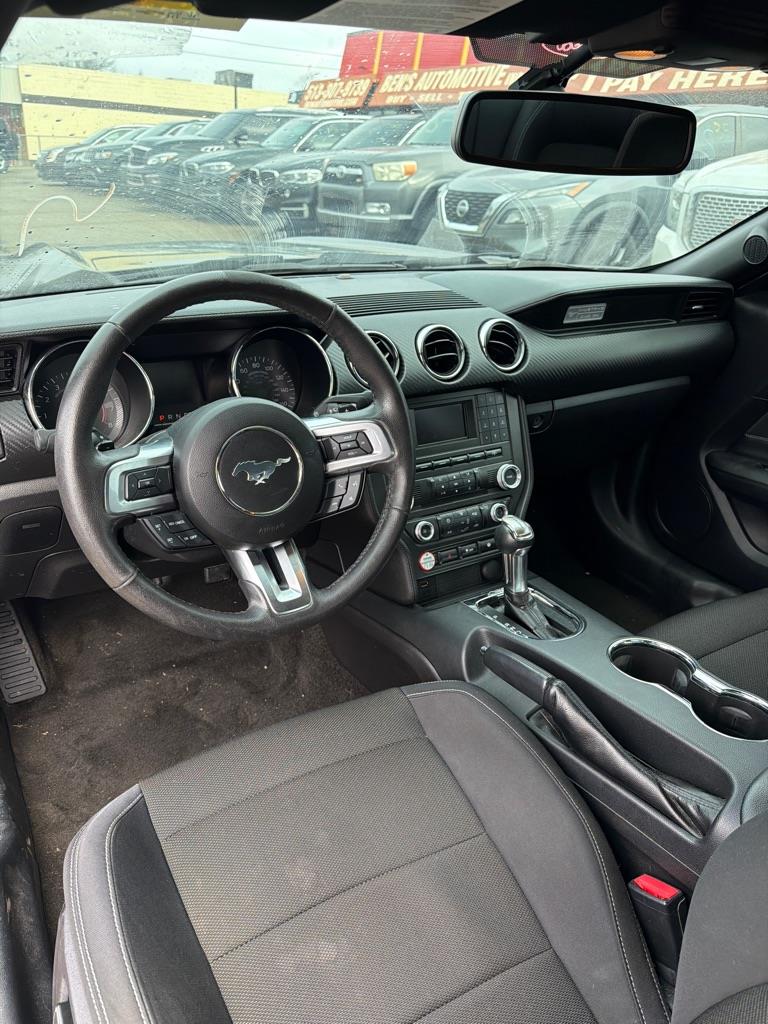 Ford Mustang V6 Coupe 2015